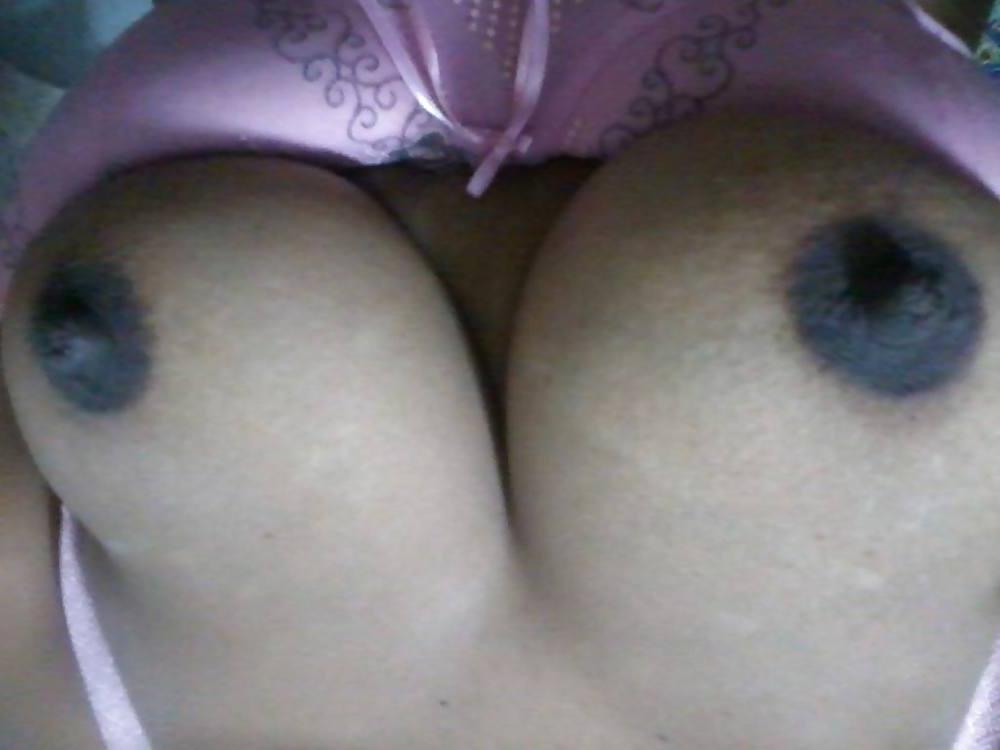 25P Indian Sexy Aunty