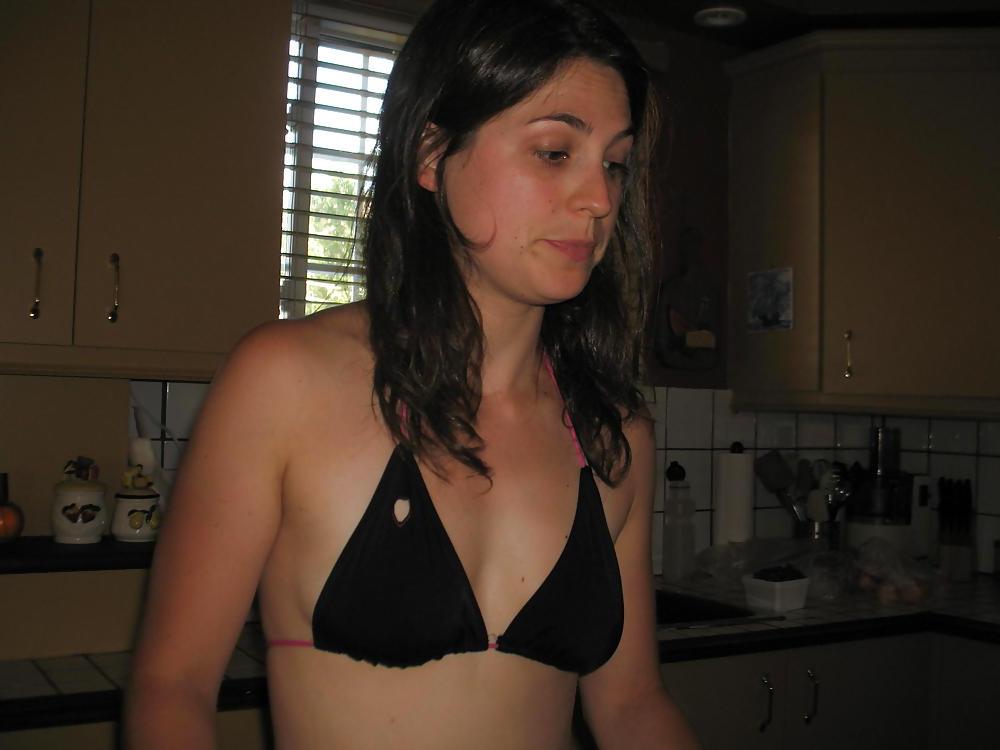 25P Amateur young wife