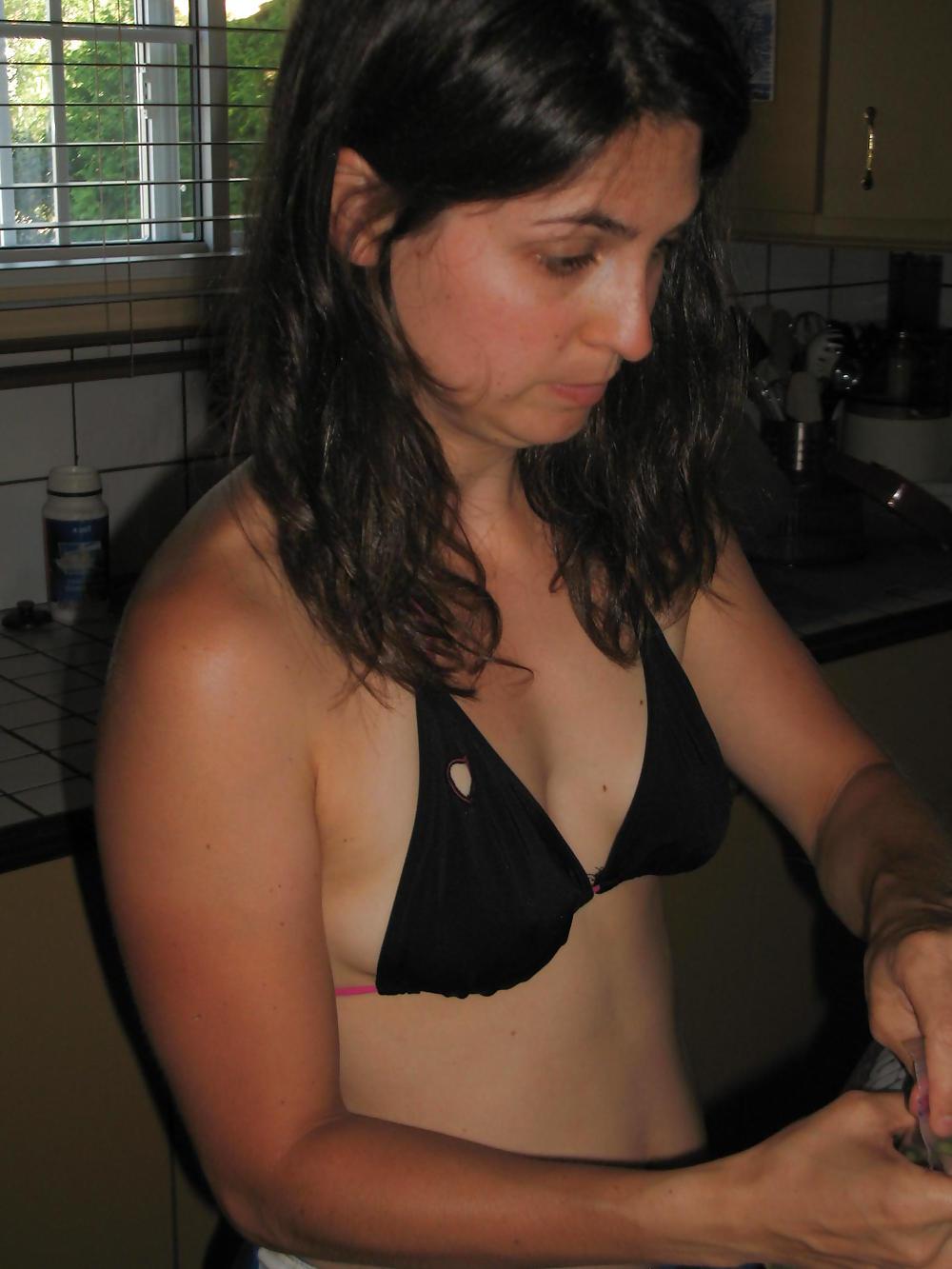 25P Amateur young wife