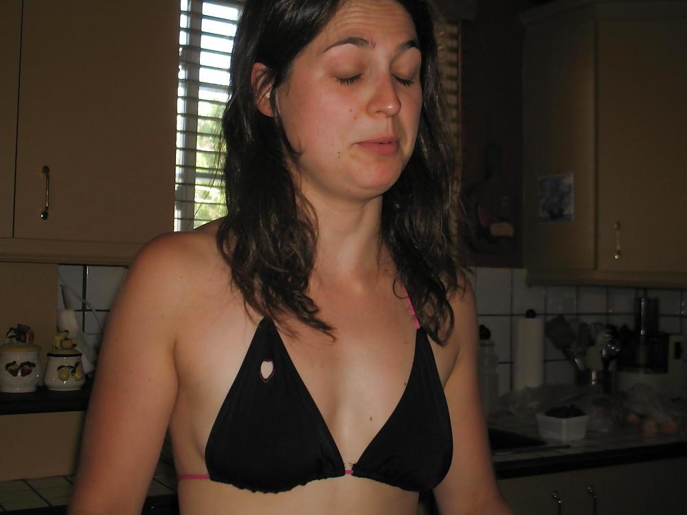 25P Amateur young wife