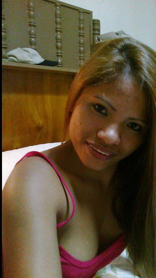 7P Indonesian Marlyne small tits on skype