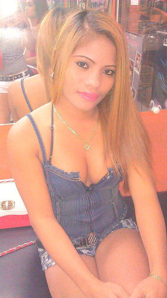 7P Indonesian Marlyne small tits on skype