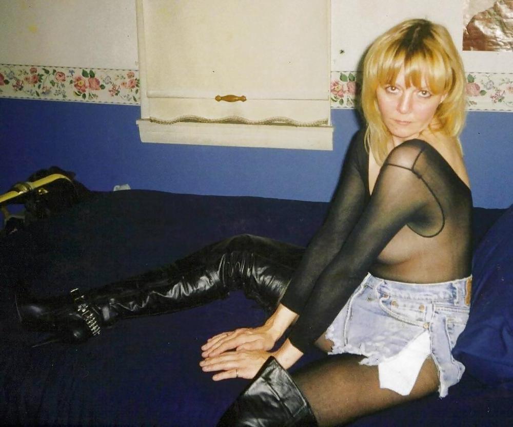 25P Sexy girls with boots