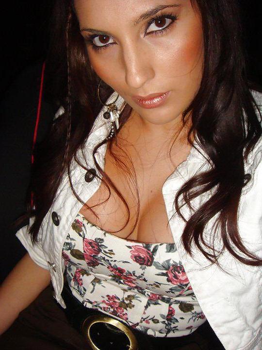 25P ONLY. BRUNETTE MATURES & MILFS (DRESSED)
