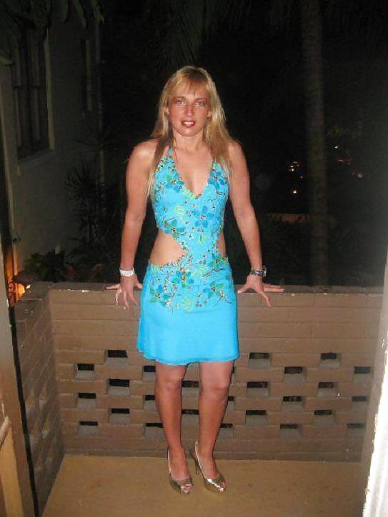 11P Italian milf: azzurra