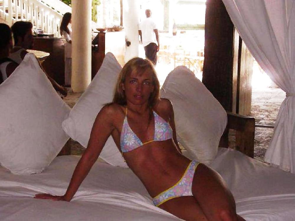 11P Italian milf: azzurra