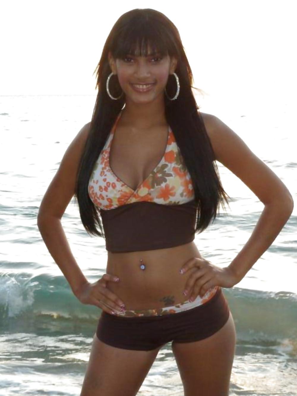 24P MEINE Ebony Caribbean Queens
