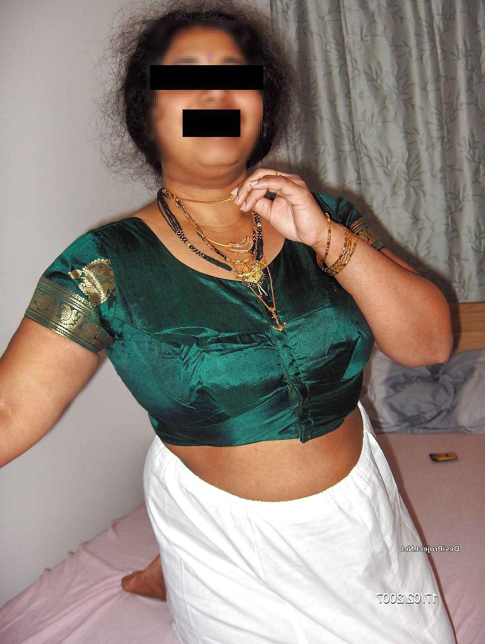 14P Indian aunty 72