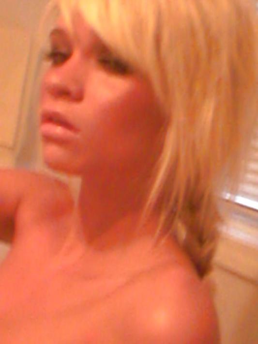 25P Stohlen pix from an American college beauty
