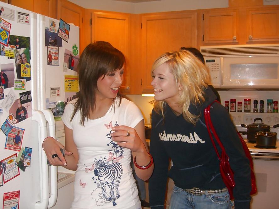 25P Stohlen pix from an American college beauty
