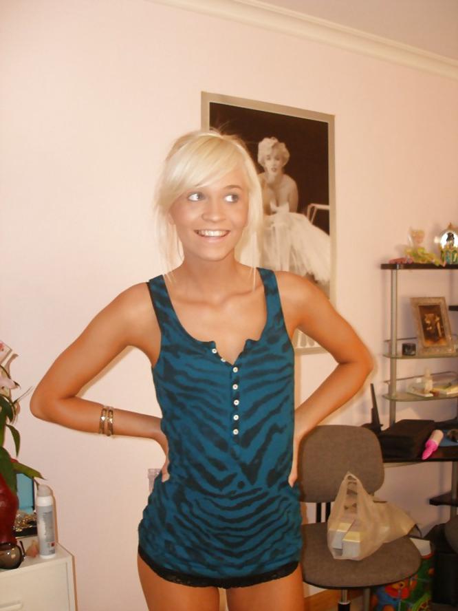 25P Stohlen pix from an American college beauty