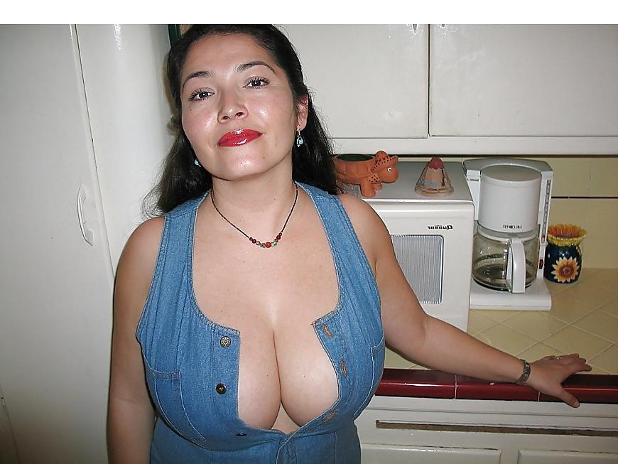 25P Big tit latin mama 11