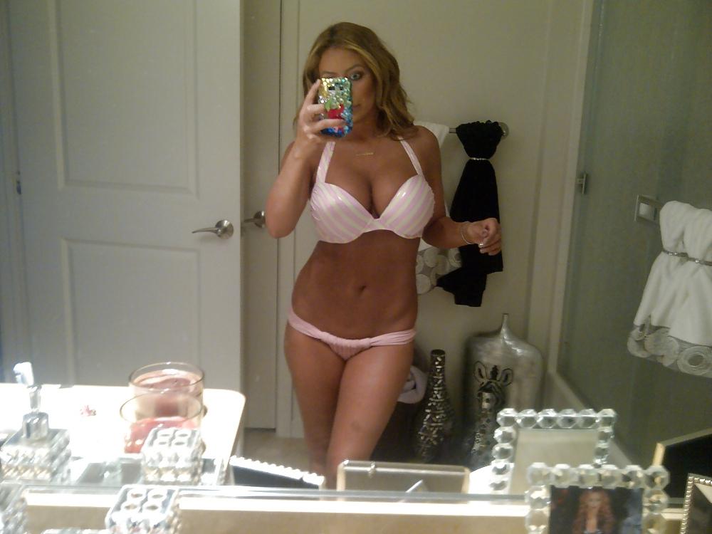 25P Big boob blond celebs