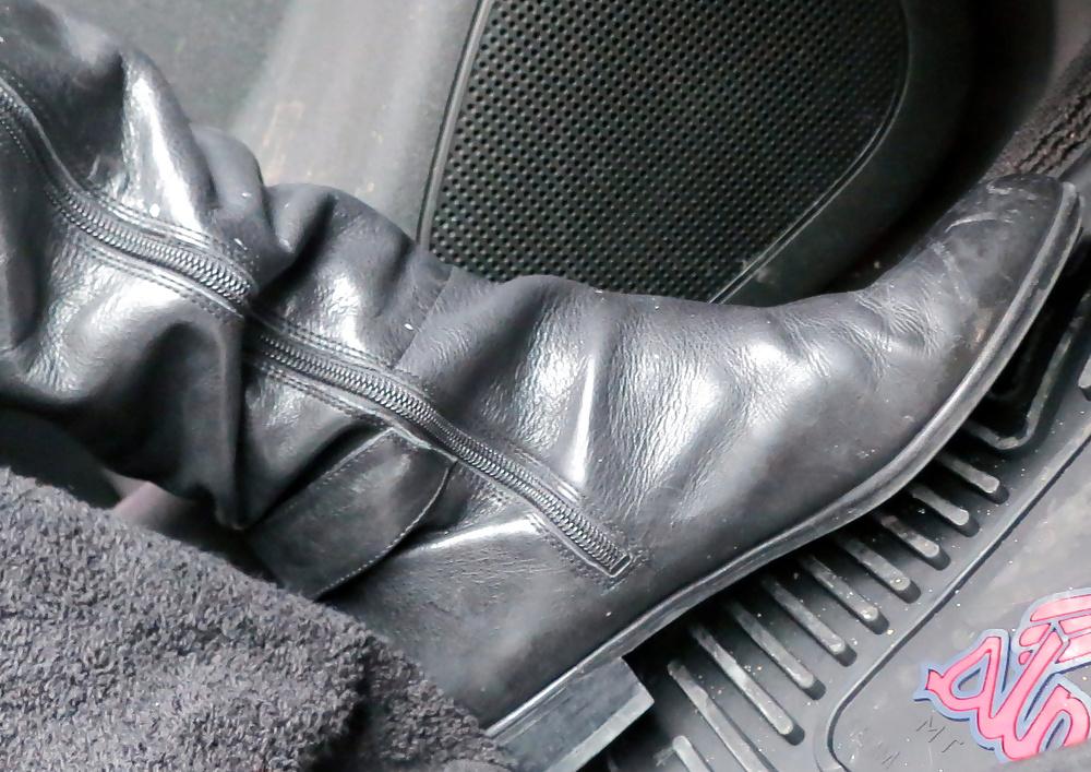 25P Boots and cum