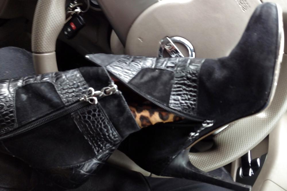 25P Boots and cum