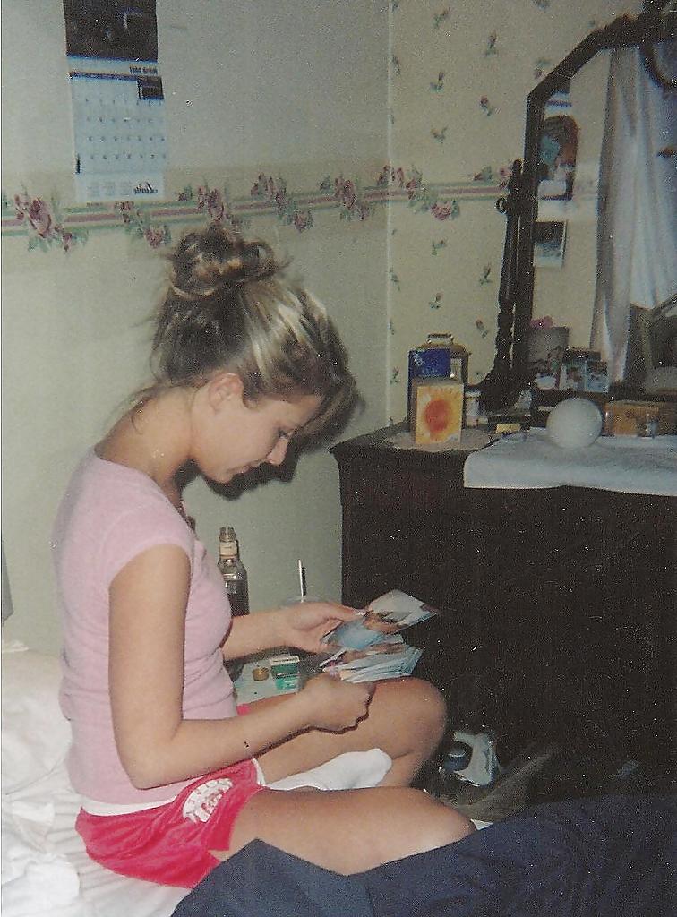 25P Girls Masturbating To Magazines 3