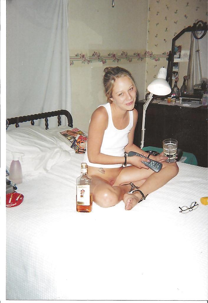 25P Girls Masturbating To Magazines 3