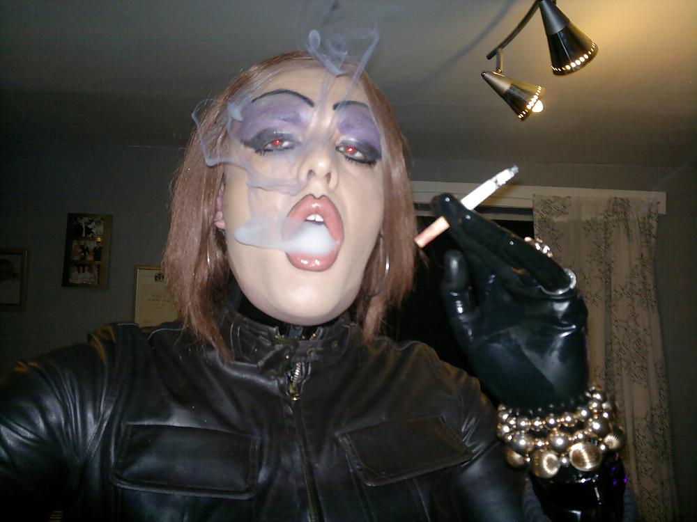 6P Smoking Sharon TV