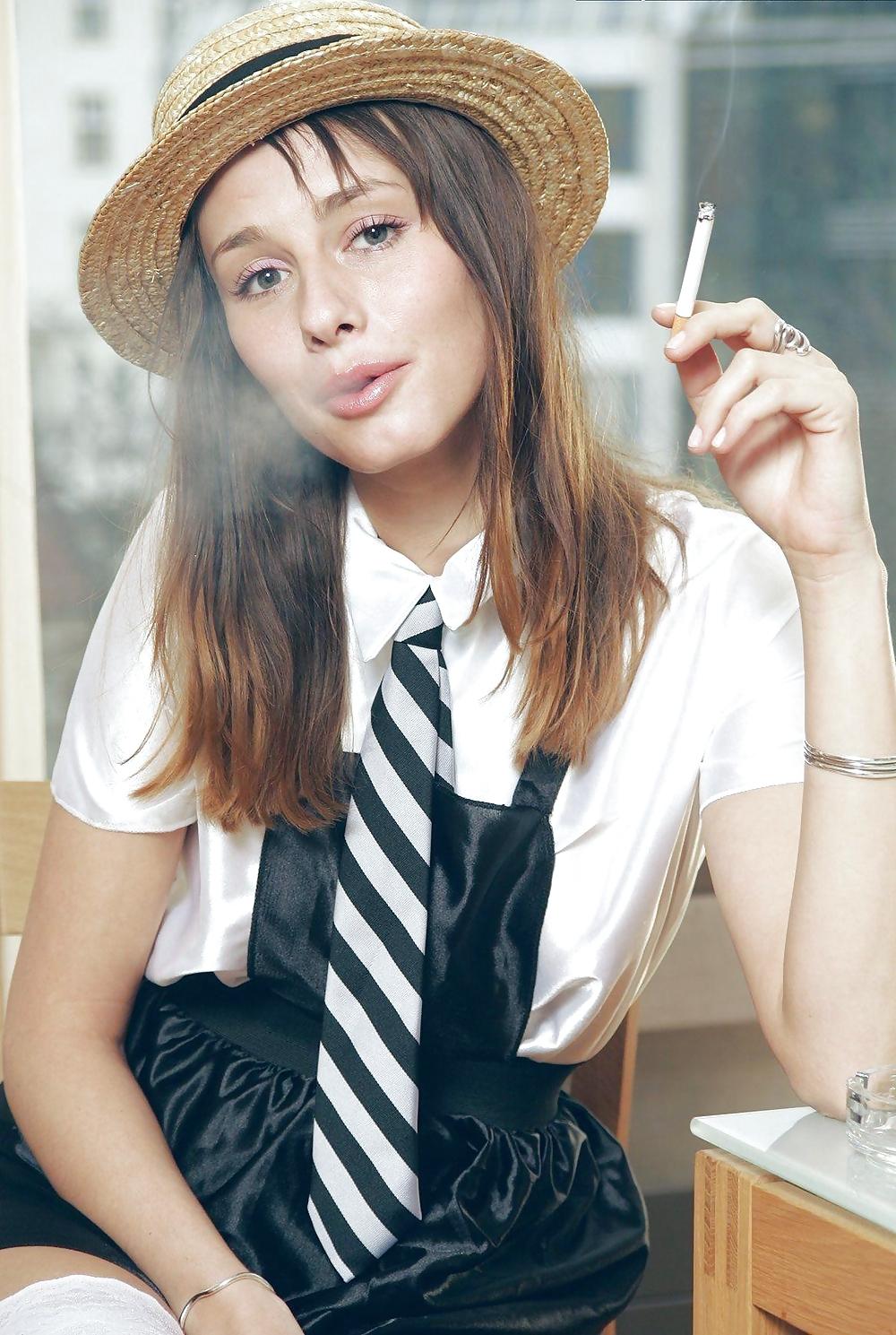22P Smoking 045