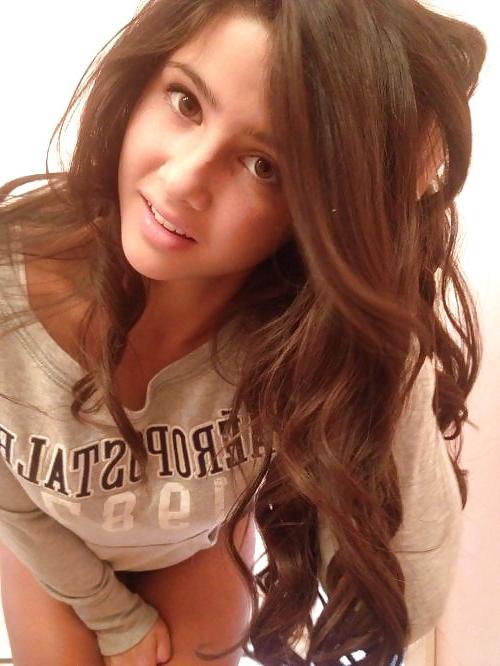 25P Cute teen babes