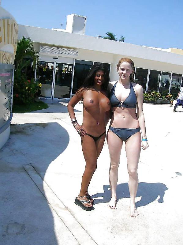 25P Mommies Caught on Vacation VOL.1