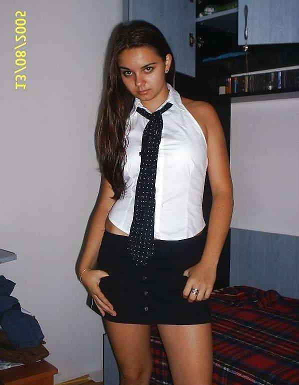 9P Indian babe On Tble - N2N77