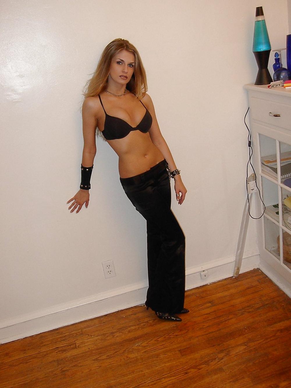 8P Amanda In Spandex