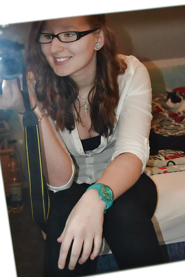 25P Smoking hot Facebook teens. Who would you fuck? 