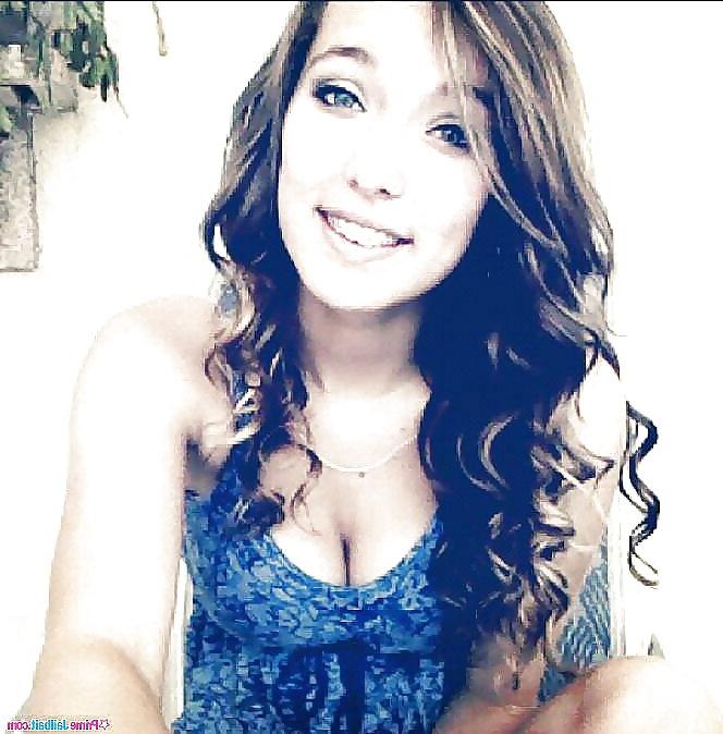 25P Smoking hot Facebook teens. Who would you fuck? 
