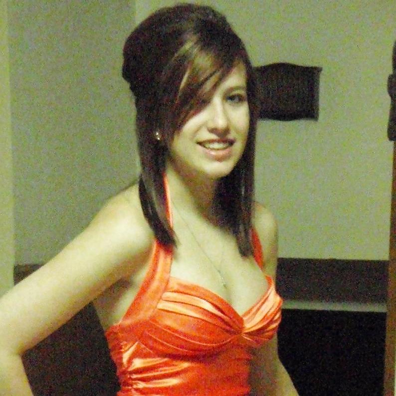 25P Smoking hot Facebook teens. Who would you fuck? 