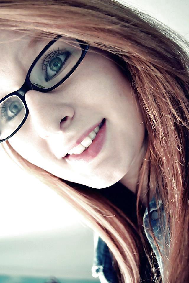 25P Smoking hot Facebook teens. Who would you fuck? 