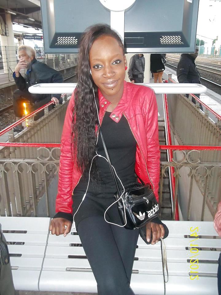 25P Ex suceuse du 95 m1tenant married merveille.