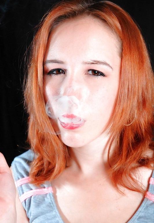 12P Sexy Girl smoking my fav brand