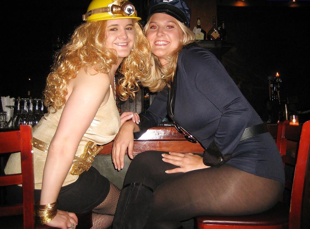 25P Sexy babes dressing party