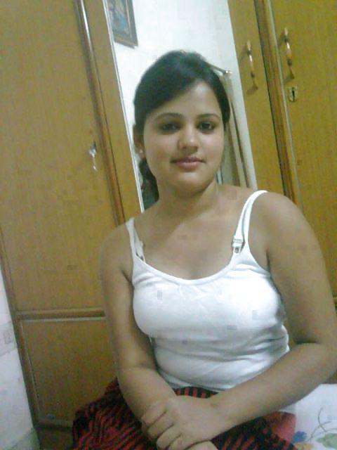 20P Beautiful Indian Girls 76-- By Sanjh