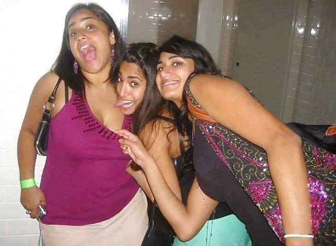 20P Beautiful Indian Girls 76-- By Sanjh