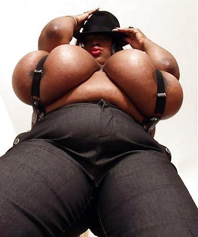 22P BIG BLACKS  BIG BLACKS BOOBS & BIG BLACKS MOMS