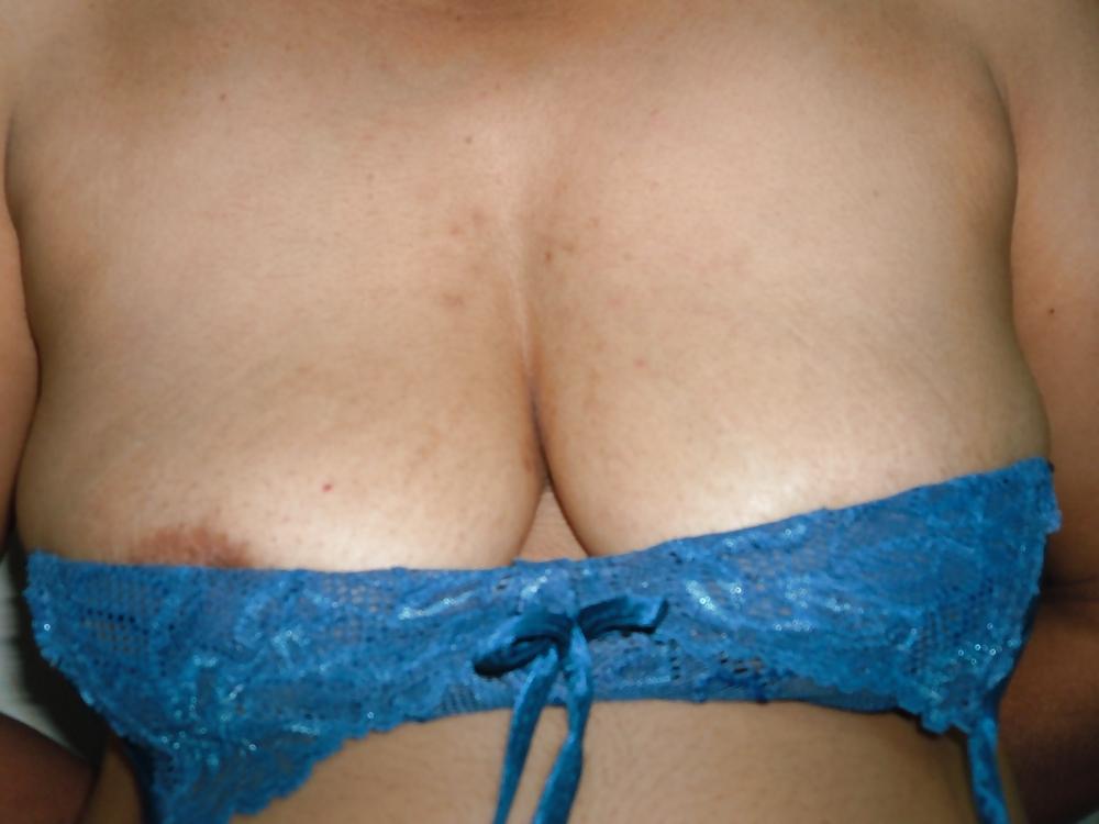 25P Indian wife in bikini