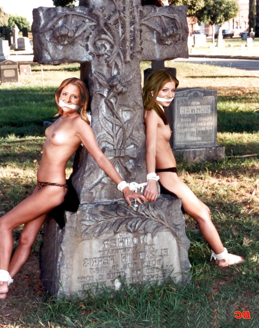 25P Celebritys in bondage II