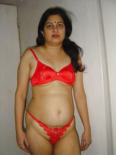 25P Indian mixed Auntys