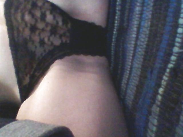 15P Hot pics of a girl I found on a used mobile phone