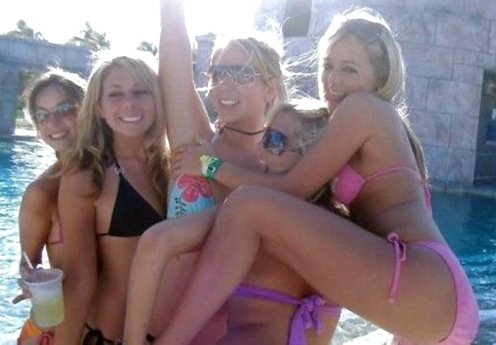 25P Beach Babes are so HOT 1