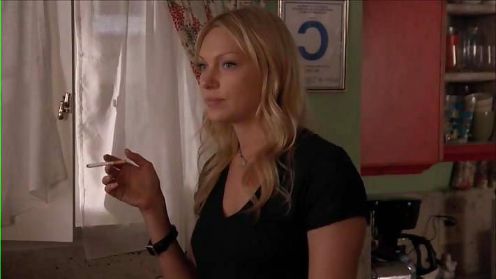 25P Laura Prepon Smoking
