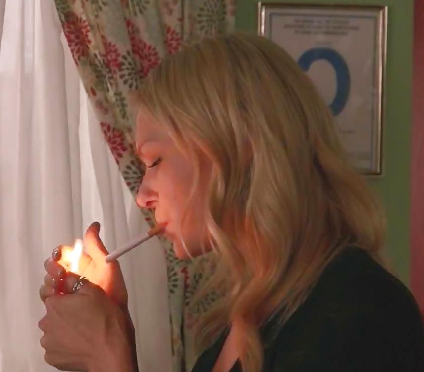 25P Laura Prepon Smoking
