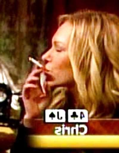 25P Laura Prepon Smoking
