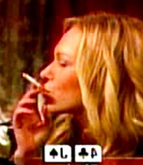 25P Laura Prepon Smoking