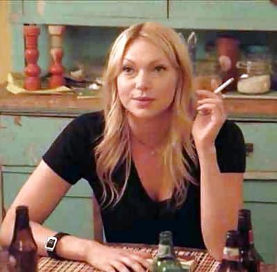 25P Laura Prepon Smoking