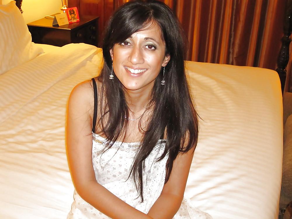 8P Indian UNI slut