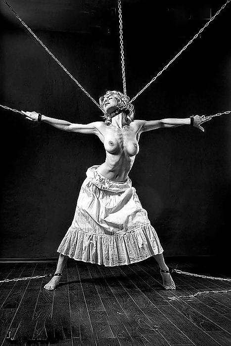 25P Hot Girls in Bondage 2