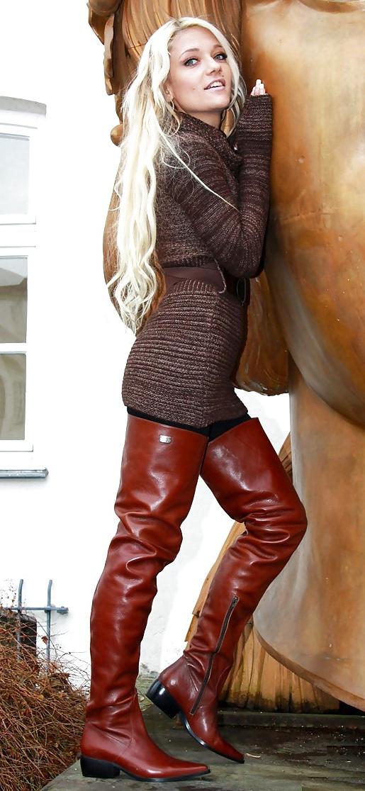 25P Girl In Boots 26